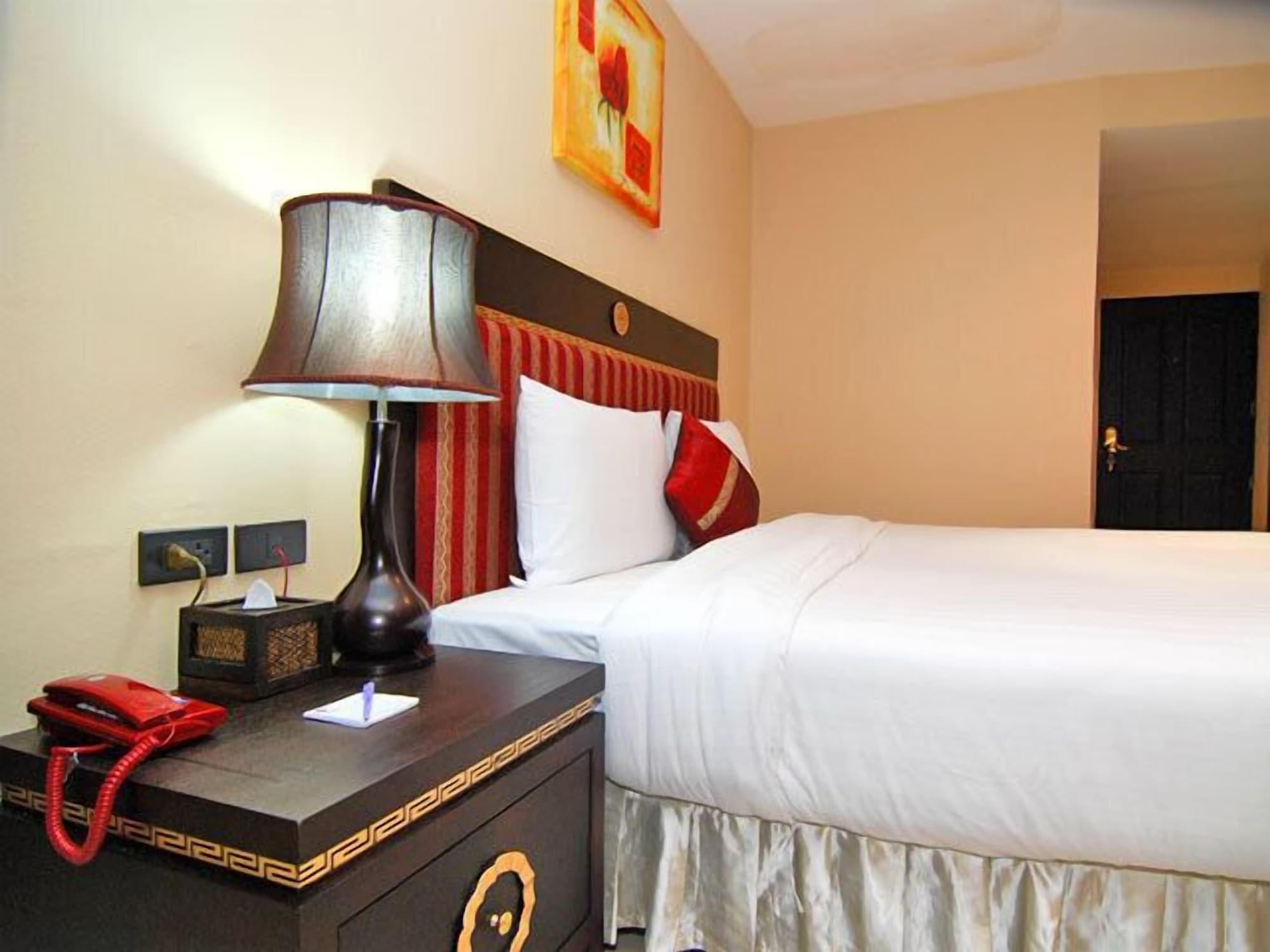 בנגקוק Lucky Palace Hotel מראה חיצוני תמונה