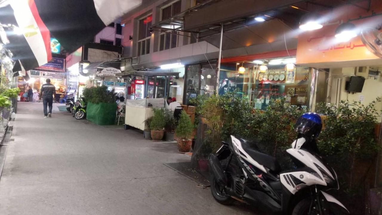 בנגקוק Lucky Palace Hotel מראה חיצוני תמונה
